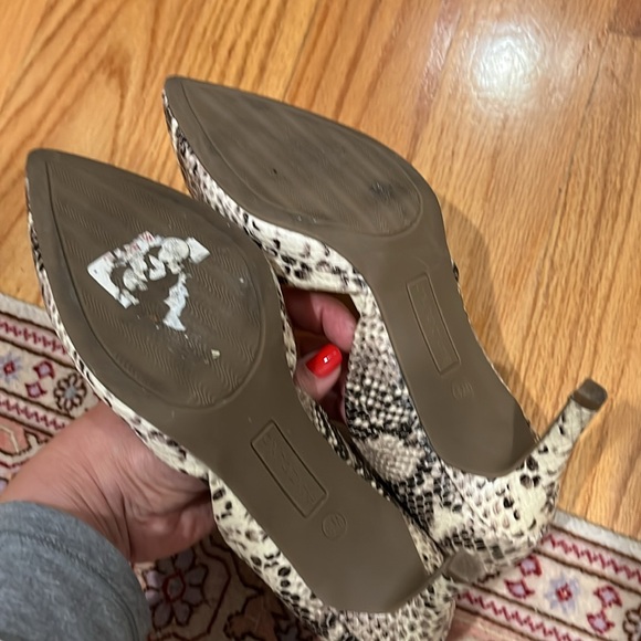 Bandolino snake effect shoes. US 8.5 - Picture 8 of 9